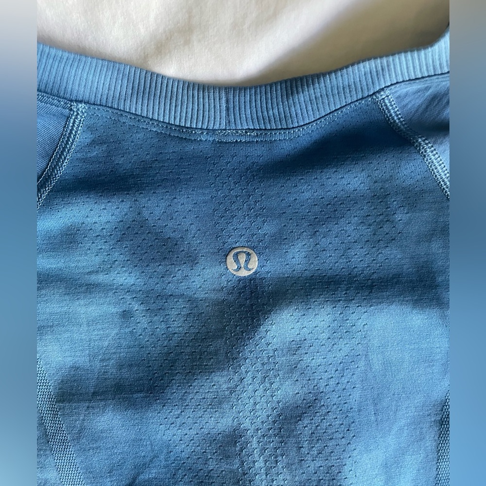 Swiftly Tech Short-Sleeve Shirt 2.0 blue marbled print
